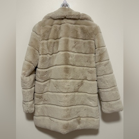 Jillian Harris x JoeFresh fur coat - Picture 3 of 9